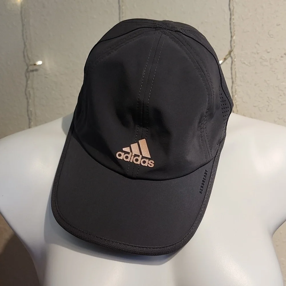 Adidas‎ aeroready hat , like new